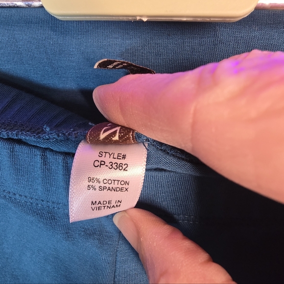 #0529 1X+ NEW ZENANA Ash Jade 2Pc Set:VNeck Tee & Biker Shorts Tee:29ptp 31Lng - Picture 8 of 12